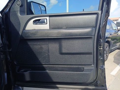 Used 2016 Ford Expedition XLT w/ Equipment Group 202A image 15