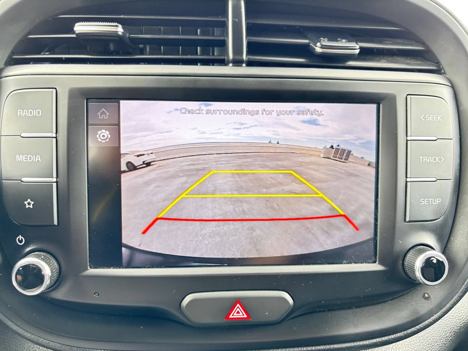 Used 2025 Kia Soul LX w/ LX Technology Package FWD image 21