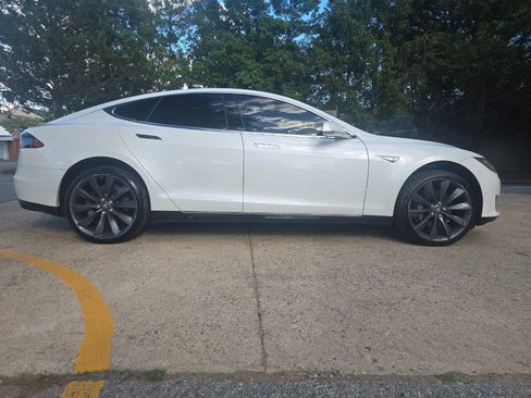 Used 2014 Tesla Model S P85 RWD image 2
