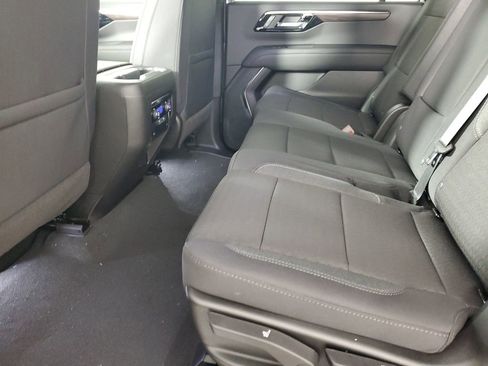 New 2026 Chevrolet Suburban LS image 14