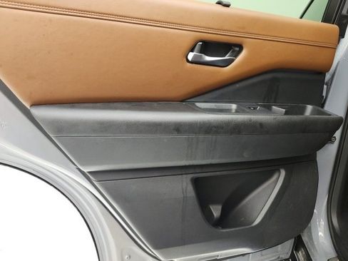 Used 2022 Nissan Pathfinder Platinum w/ Lighting Package (N93) image 9