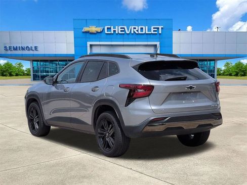 Used 2024 Chevrolet Trax ACTIV FWD image 3