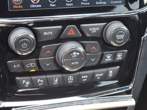 Used 2020 Jeep Grand Cherokee Limited w/ Premium Lighting Group AWD/4WD image 31