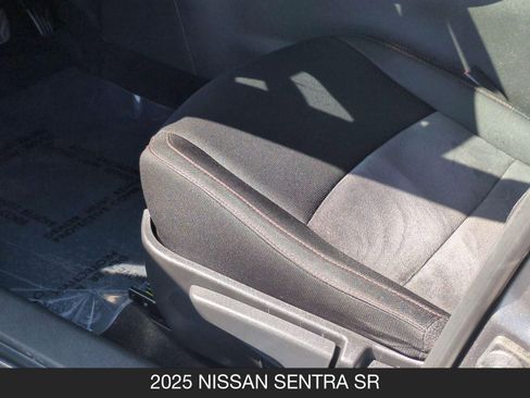 Used 2025 Nissan Sentra SR FWD image 15