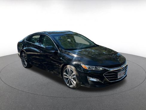 Used 2024 Chevrolet Malibu LT image 1