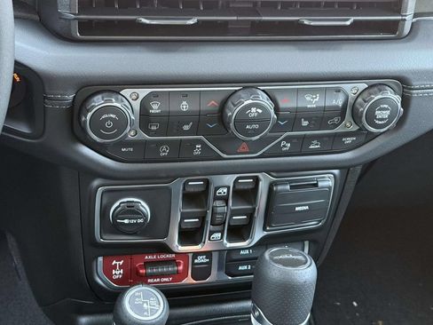 New 2026 Jeep Gladiator Mojave AWD/4WD image 17