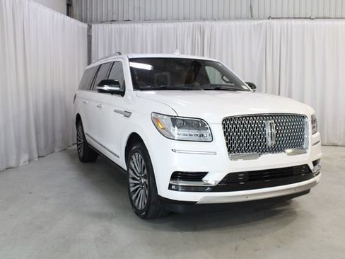 Used 2019 Lincoln Navigator L Reserve AWD/4WD image 38
