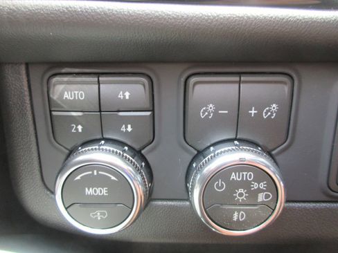 New 2026 GMC Yukon AT4 w/ AT4 Premium Plus Package AWD/4WD image 17