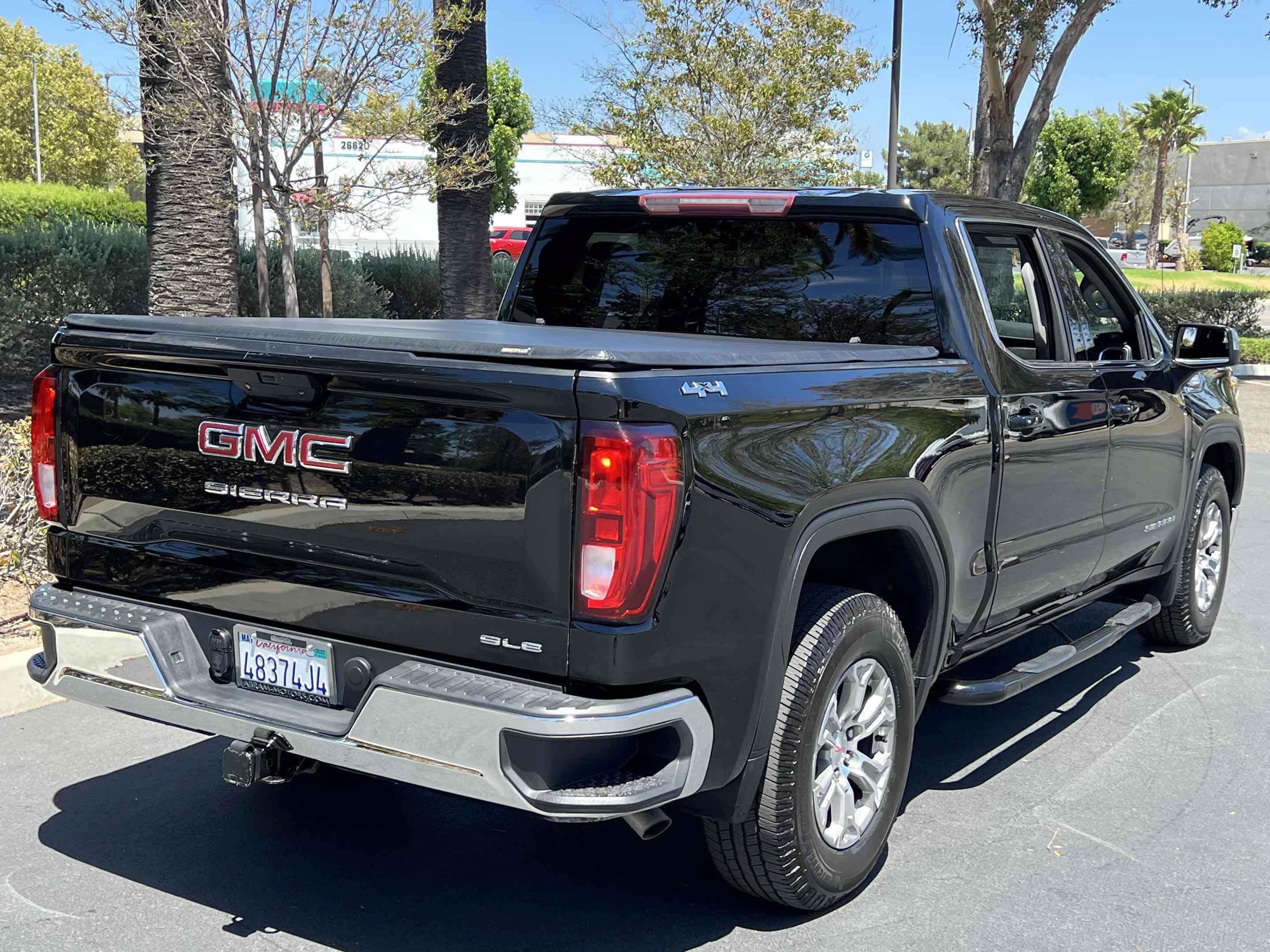 Used 2020 GMC Sierra 1500 SLE w/ SLE Value Package AWD/4WD image 12