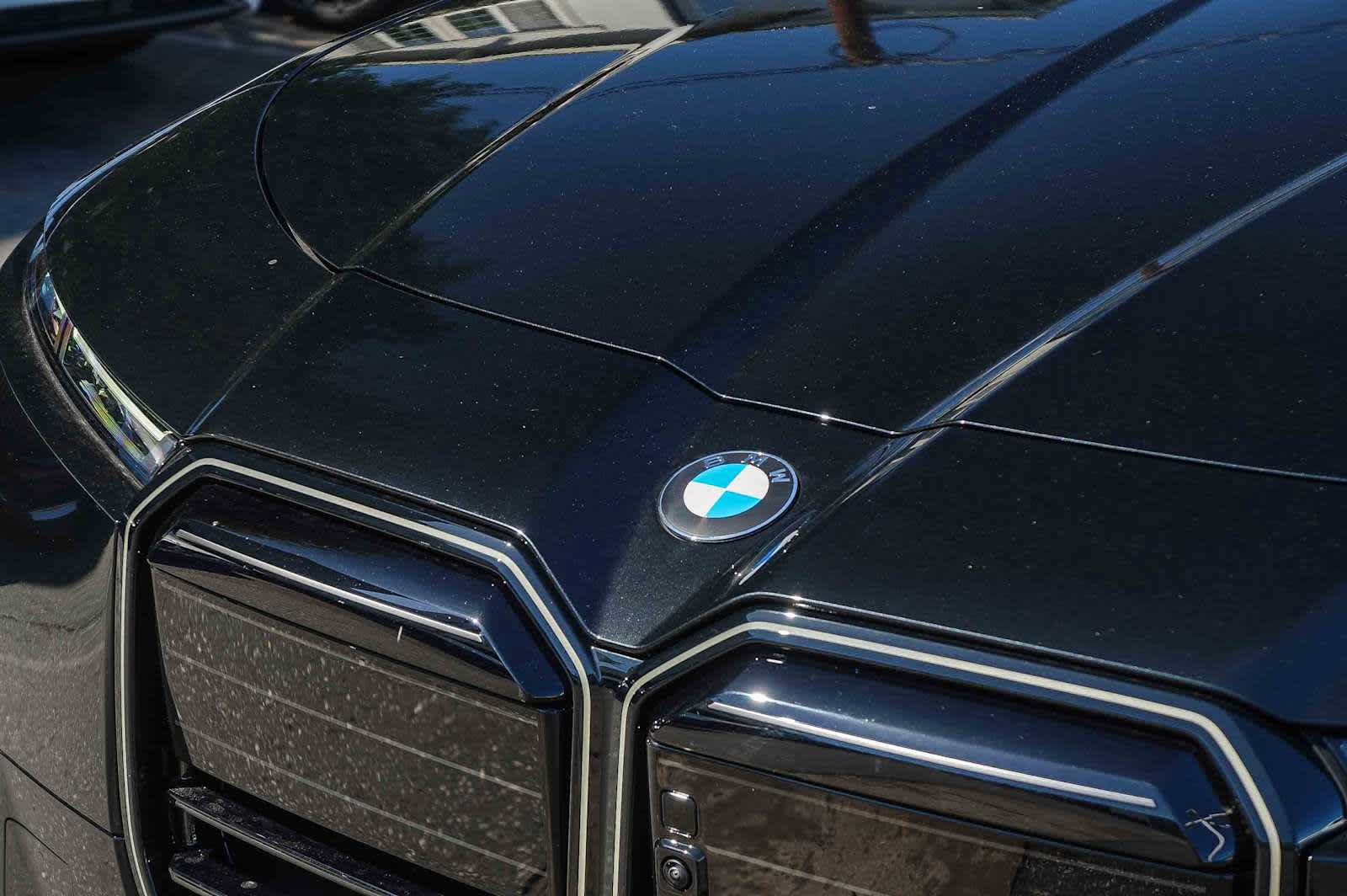 New 2027 BMW 740i RWD image 9