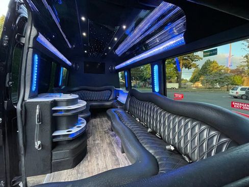 Used 2012 Mercedes-Benz Sprinter 2500 image 36