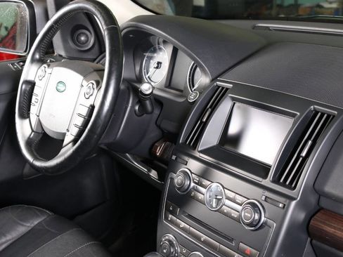 Used 2013 Land Rover LR2 HSE image 35