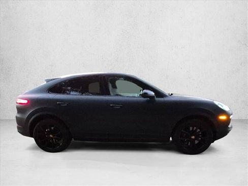 Used 2023 Porsche Cayenne Platinum Edition AWD/4WD image 4