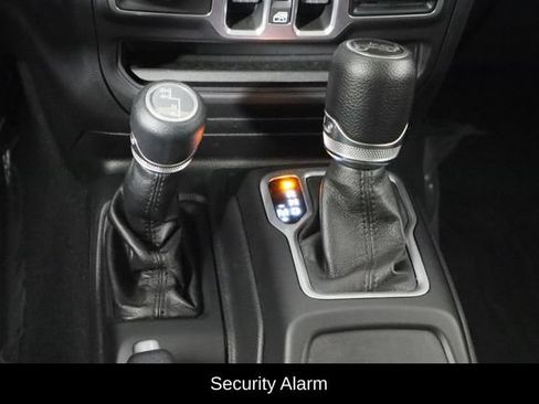Used 2018 Jeep Wrangler Unlimited Sport S AWD/4WD image 10
