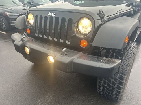 Used 2011 Jeep Wrangler Unlimited Sport image 12