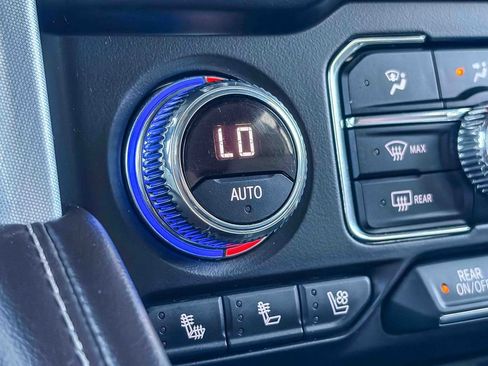 Used 2022 GMC Yukon SLT w/ SLT Luxury Package AWD/4WD image 32