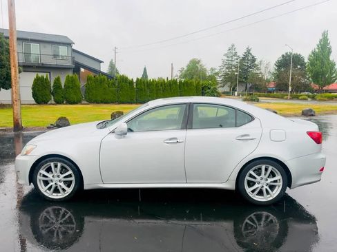 Used 2006 Lexus IS 250 w/ Premium Pkg RWD image 2