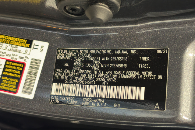Used 2021 Toyota Highlander LE AWD/4WD image 28