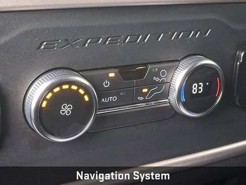 Used 2023 Ford Expedition Max XLT image 15