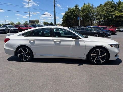 Used 2022 Honda Accord Sport image 8