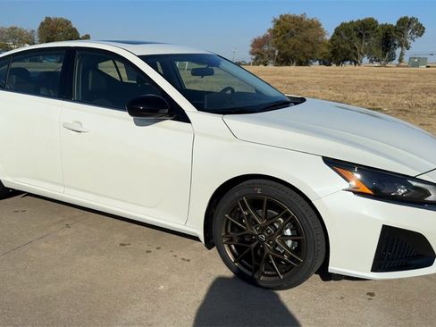 New 2025 Nissan Altima 2.5 SR w/ SR Premium Package image 2