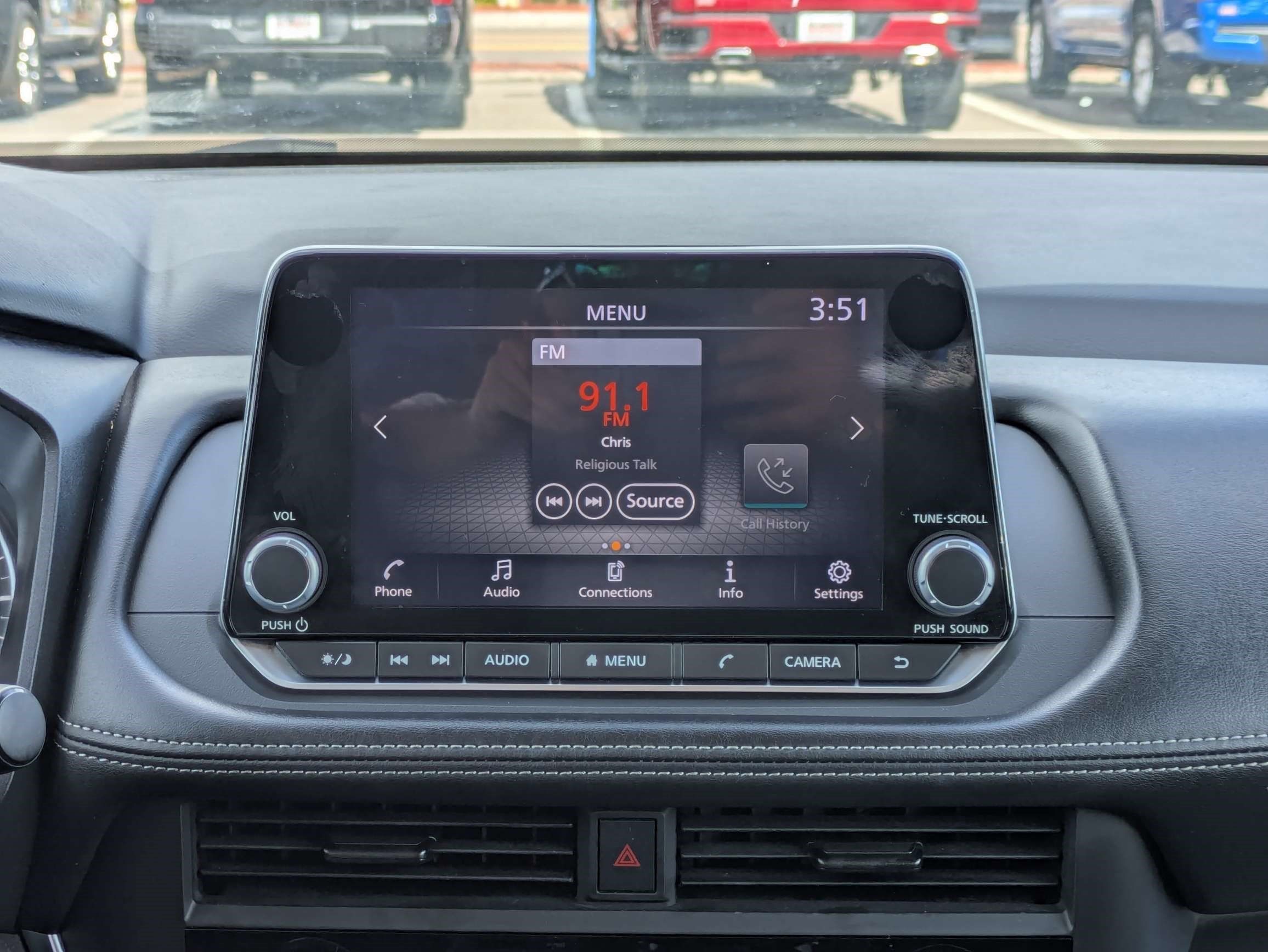Used 2024 Nissan Rogue S FWD image 16