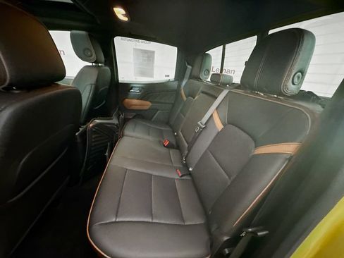 Used 2023 GMC Canyon AT4 w/ AT4 Premium Package AWD/4WD image 27