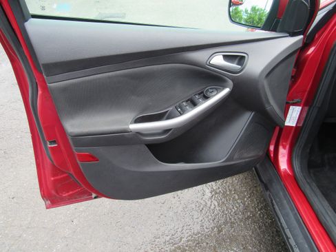 Used 2012 Ford Focus SE FWD image 20