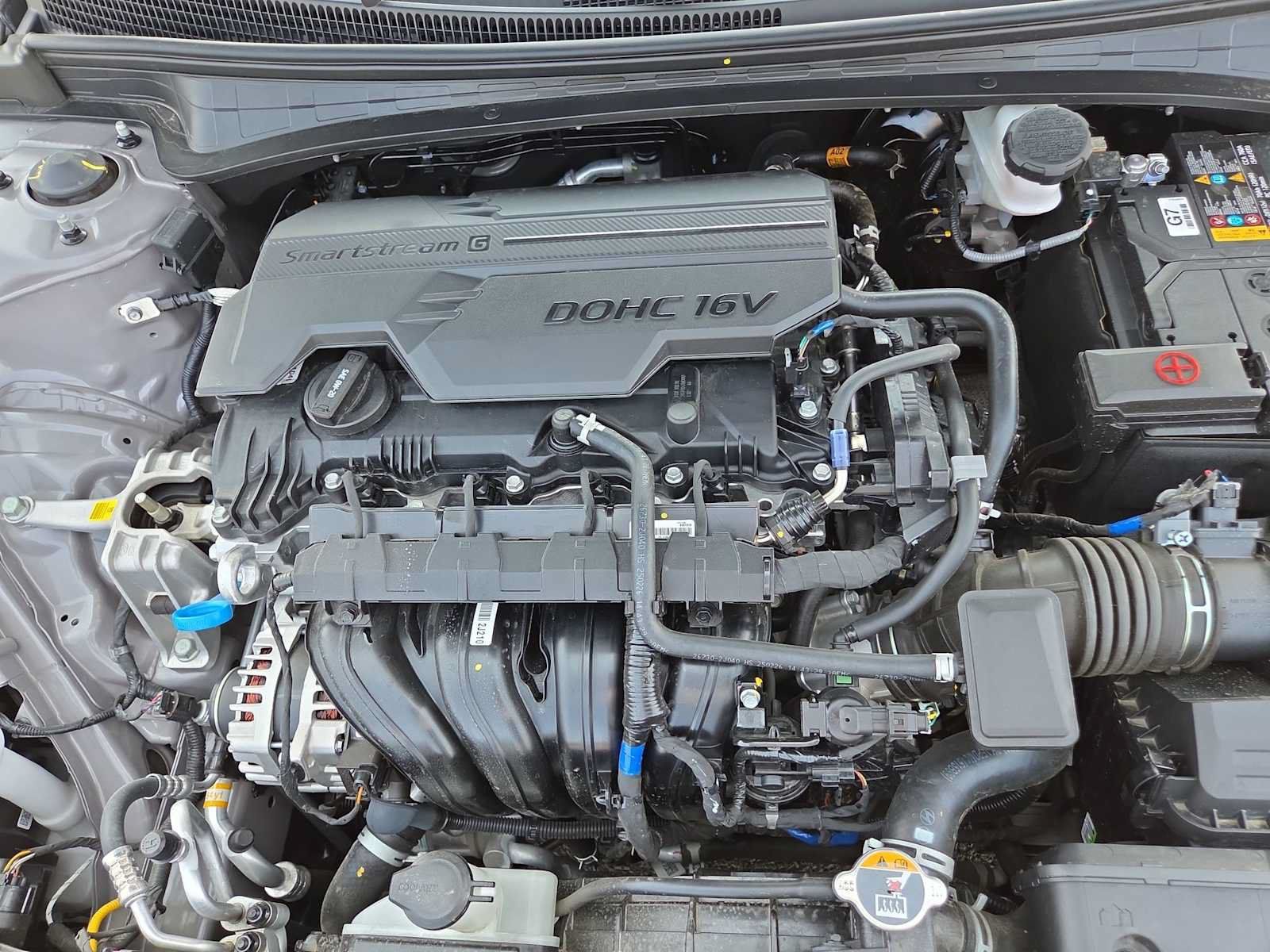 Used 2025 Hyundai Elantra SE FWD image 17