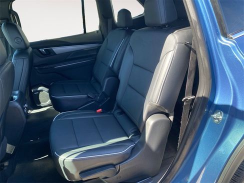 Used 2025 Buick Enclave Preferred image 12