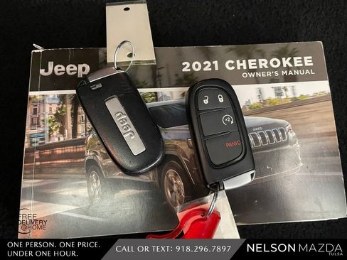 Used 2021 Jeep Cherokee Latitude Lux w/ Sun & Sound Group image 51