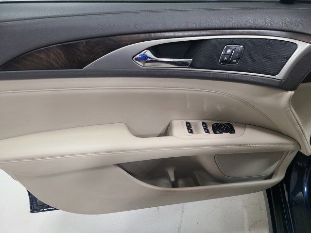 Used 2017 Lincoln MKZ Select w/ Technology Package FWD image 18
