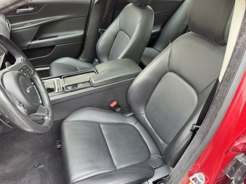 Used 2018 Jaguar XE Premium AWD/4WD image 7