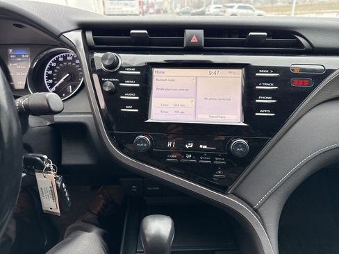 Used 2019 Toyota Camry SE image 12