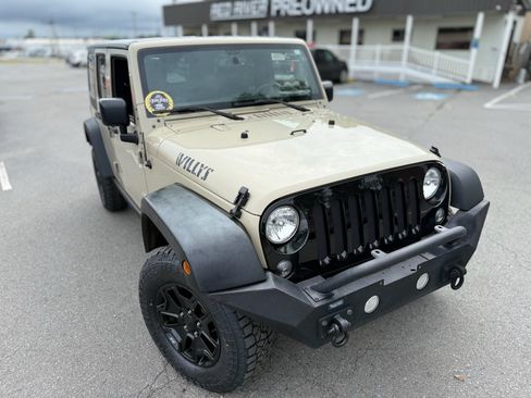 Used 2018 Jeep Wrangler Unlimited Sport AWD/4WD image 13
