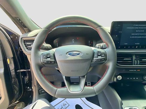 Used 2024 Ford Escape ST-Line w/ Tech Pack #1 AWD/4WD image 11