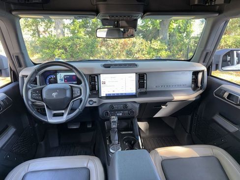 Used 2022 Ford Bronco Wildtrak image 13