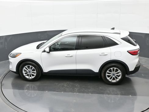 Used 2021 Ford Escape SE image 36