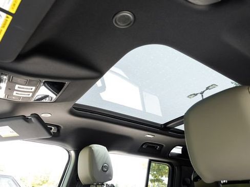 New 2026 Land Rover Defender 110 X-Dynamic SE AWD/4WD image 5