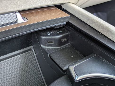 Used 2022 Mercedes-Benz GLS 450 4MATIC image 26