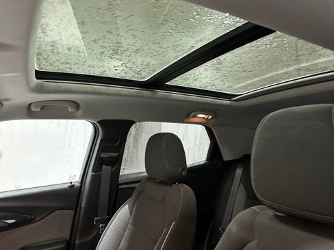 Used 2021 Chevrolet TrailBlazer LT w/ Sun and Liftgate Package image 15