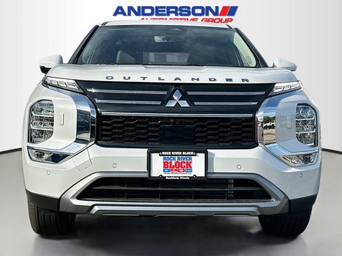 New 2025 Mitsubishi Outlander SE image 14