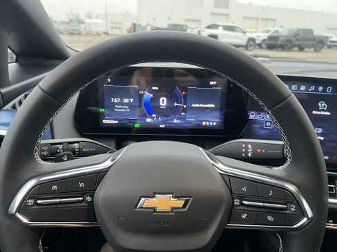 New 2026 Chevrolet Equinox EV LT image 6