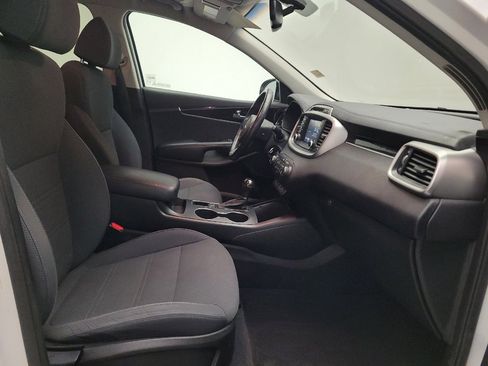 Used 2018 Kia Sorento FWD image 21