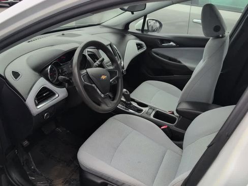 Used 2019 Chevrolet Cruze LS image 7