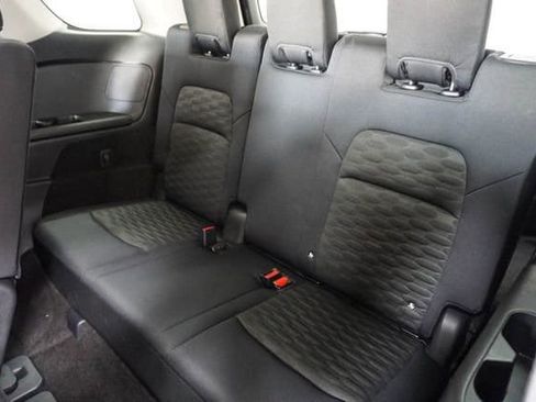 Used 2024 Nissan Pathfinder S AWD/4WD image 16