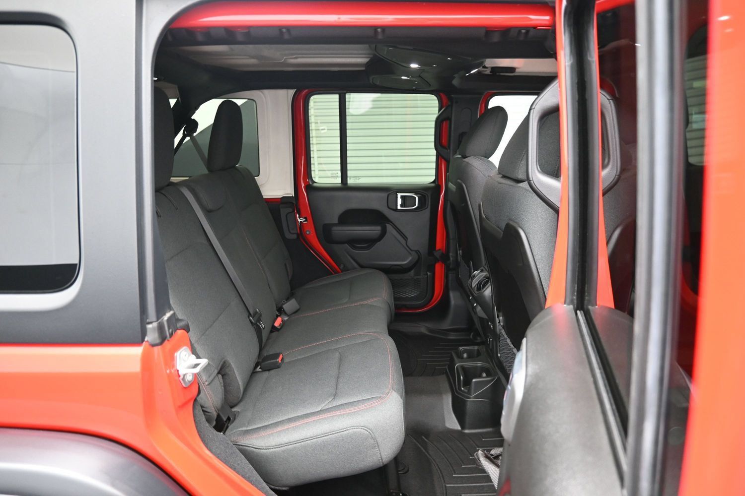 Used 2024 Jeep Wrangler Unlimited Rubicon w/ Technology Group AWD/4WD image 12