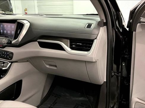 Used 2024 GMC Terrain SLT AWD/4WD image 19