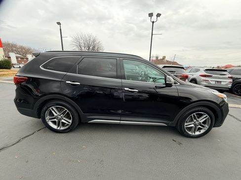 Used 2017 Hyundai Santa Fe Limited image 3