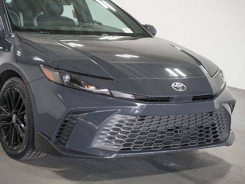 Certified 2025 Toyota Camry SE image 4